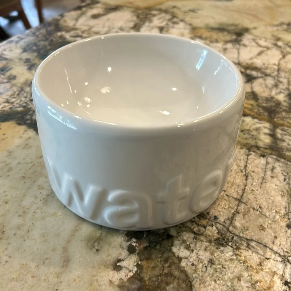 Pet embossed water bowl white ceramic Host Pick🐾🐾